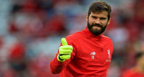 أليسون: الألقاب الفردية ليست هدفي.. وليفربول يواجه موسم صعب